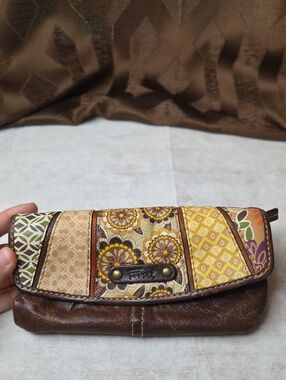 Vintage Fossil Patchwork Floral Leather Clutch Wallet - Brown & Yellow